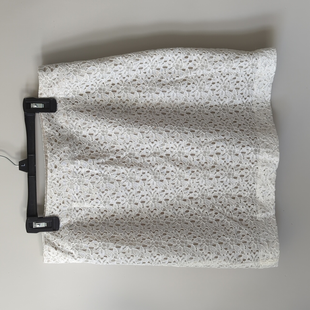 LOFT Cream Floral Lace Pencil Skirt